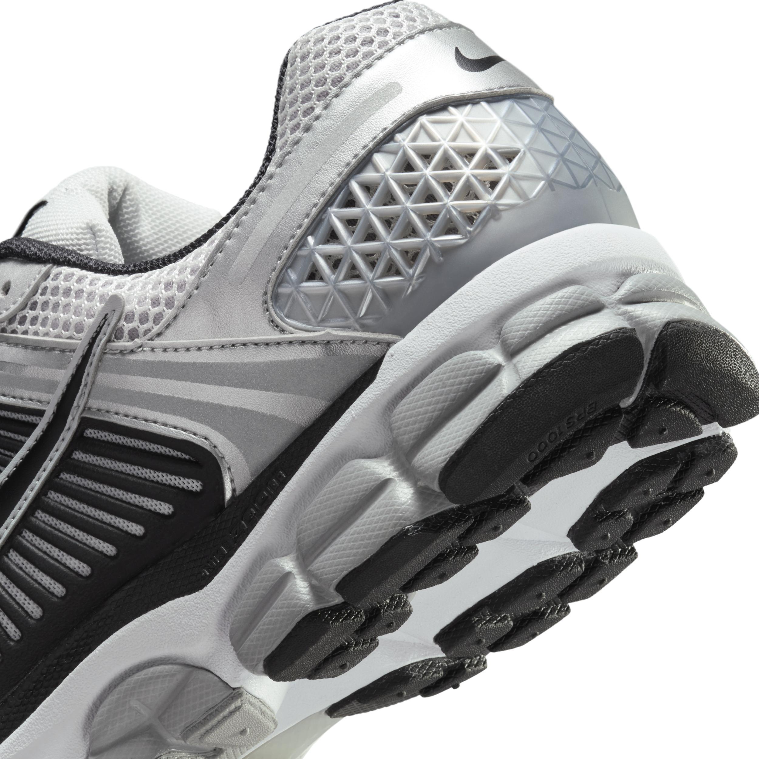 Nike Men's Zoom Vomero 5 Shoes Product Image