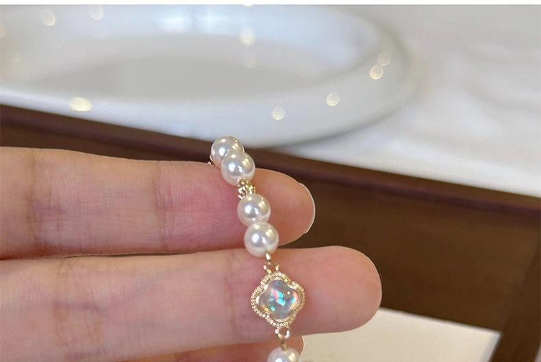 Faux Pearl Beaded Bracelet Product Image