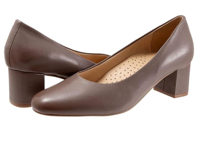 Trotters Daria Block Heel Pump Product Image