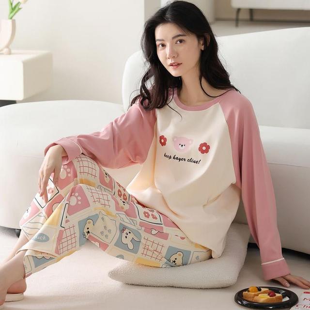 Loungewear Set : Long-Sleeve Animal Print Padded T-Shirt + Pants Product Image