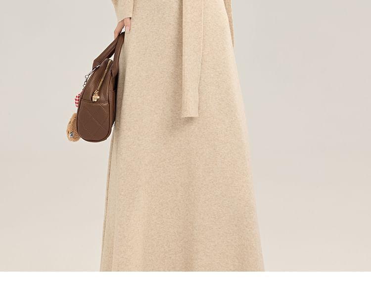 Long-Sleeve V-Neck Plain Knit Maxi A-Line Dress Product Image