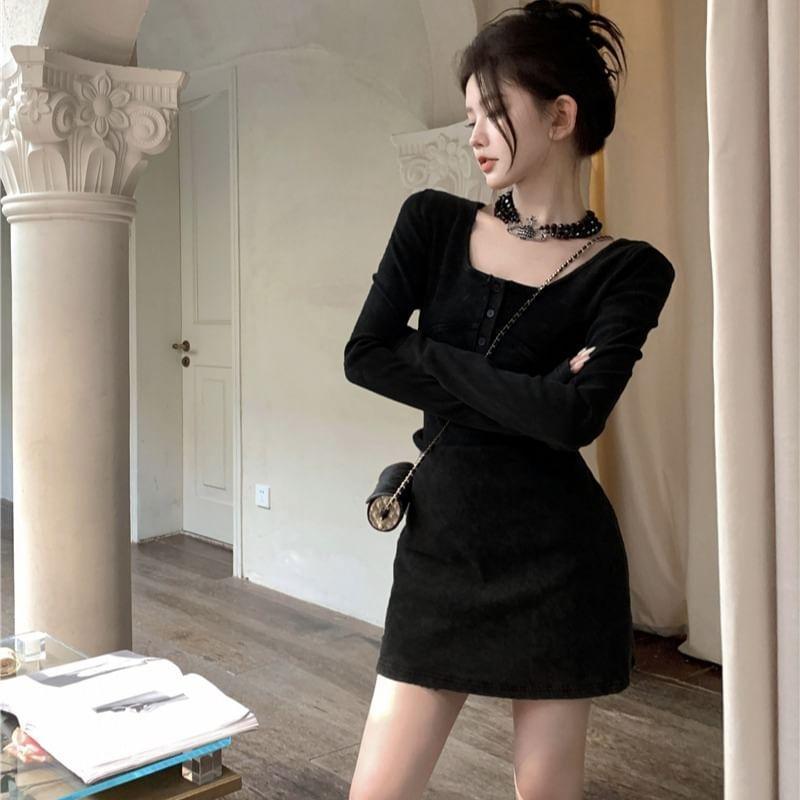 Long-Sleeve Scoop-Neck Plain Midi Knit Dress (Various Designs) Product Image