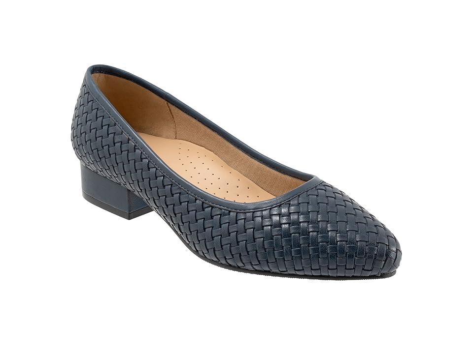 Trotters Jade Woven Pointed Toe Shoe Product Image