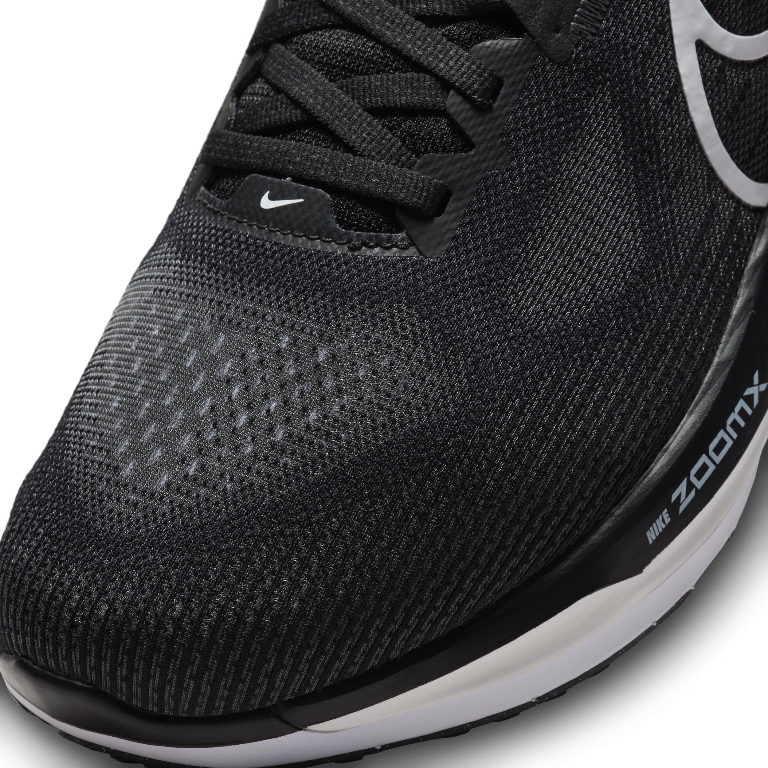 Nike Mens Vomero 17 Road Running Shoes (Extra Wide) Product Image