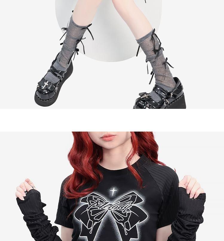 Set: Short-Sleeve Round Neck Bow Print Raglan Crop T-Shirt + Long Gloves Product Image