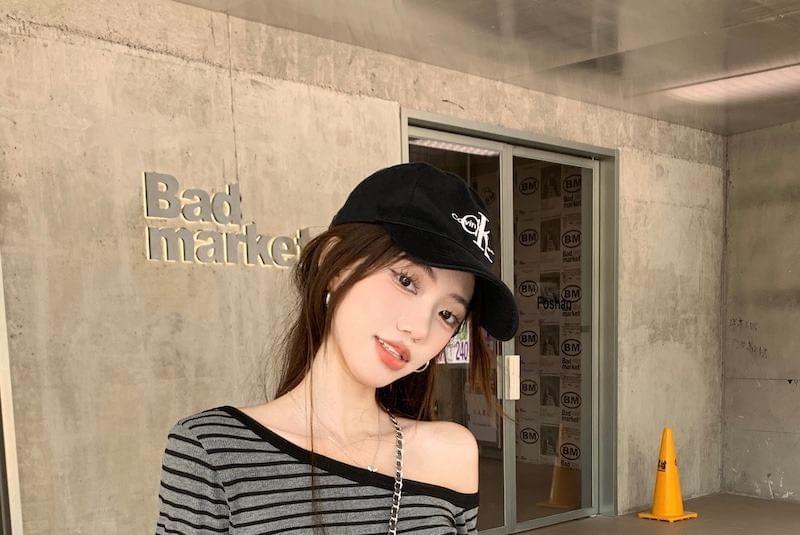 Long-Sleeve Off Shoulder Striped Crop Tee Product Image