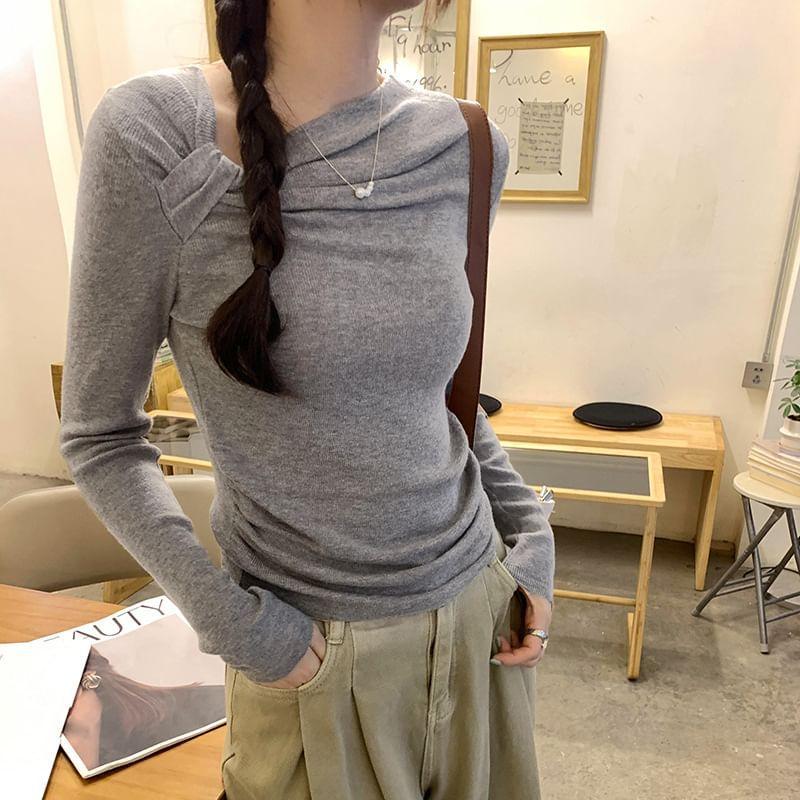 Long-Sleeve Asymmetrical Plain Knit Top Product Image