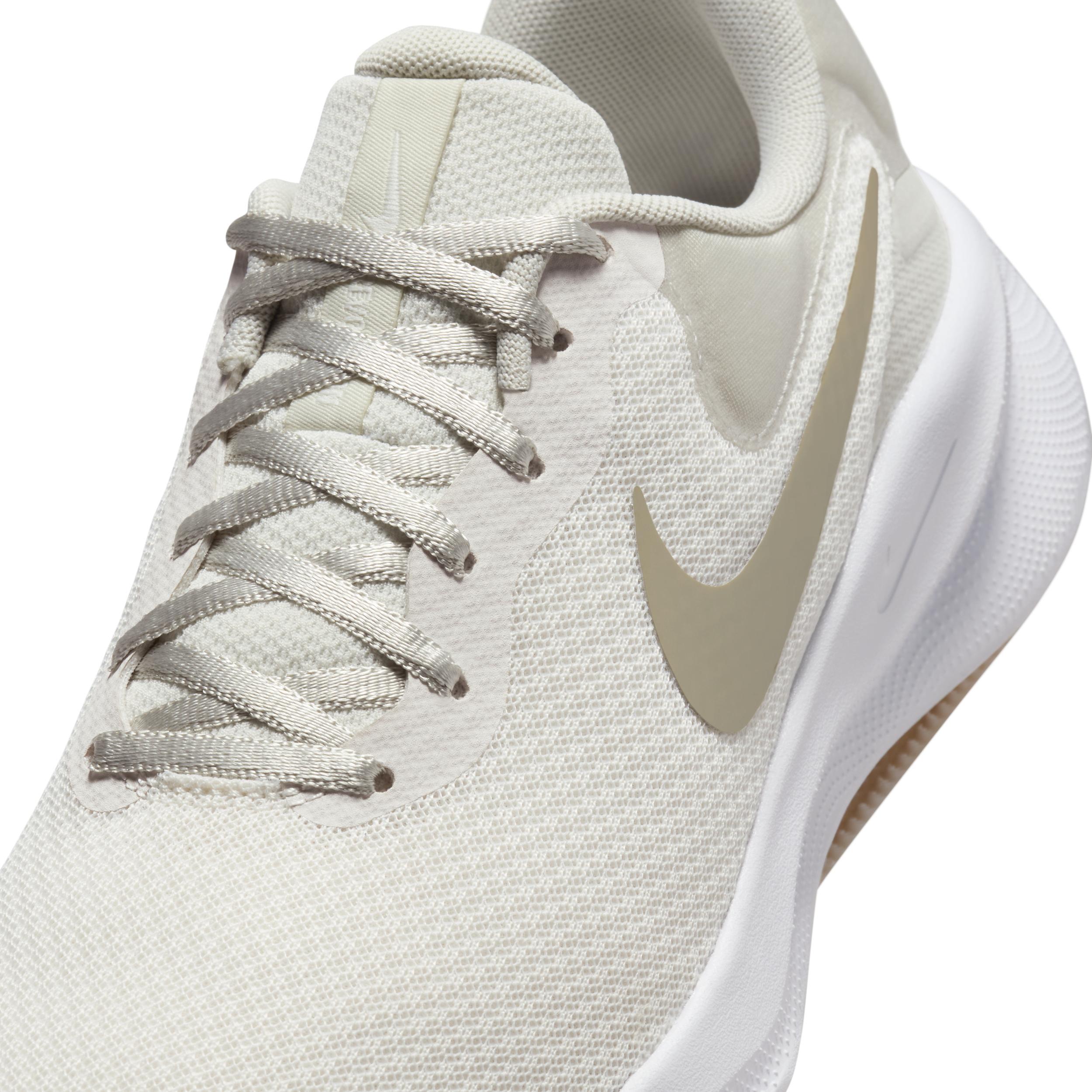 Nike Women's Revolution 7 Road Running Shoes Product Image