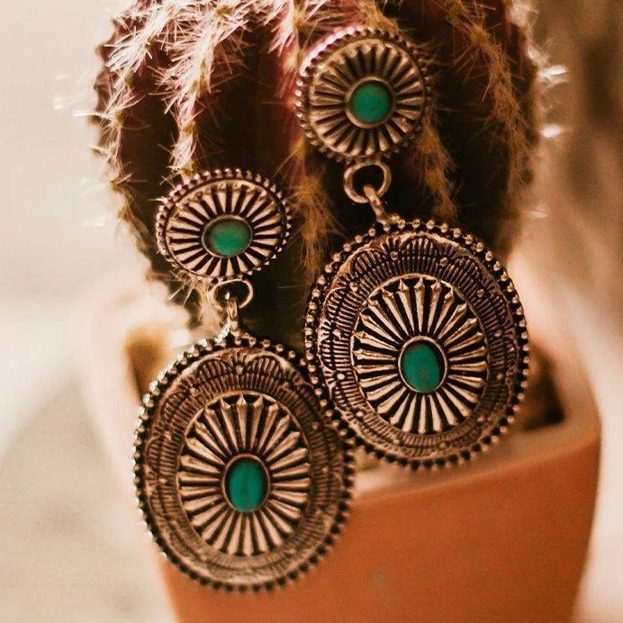 Dos Conchos Dangle Earrings Product Image