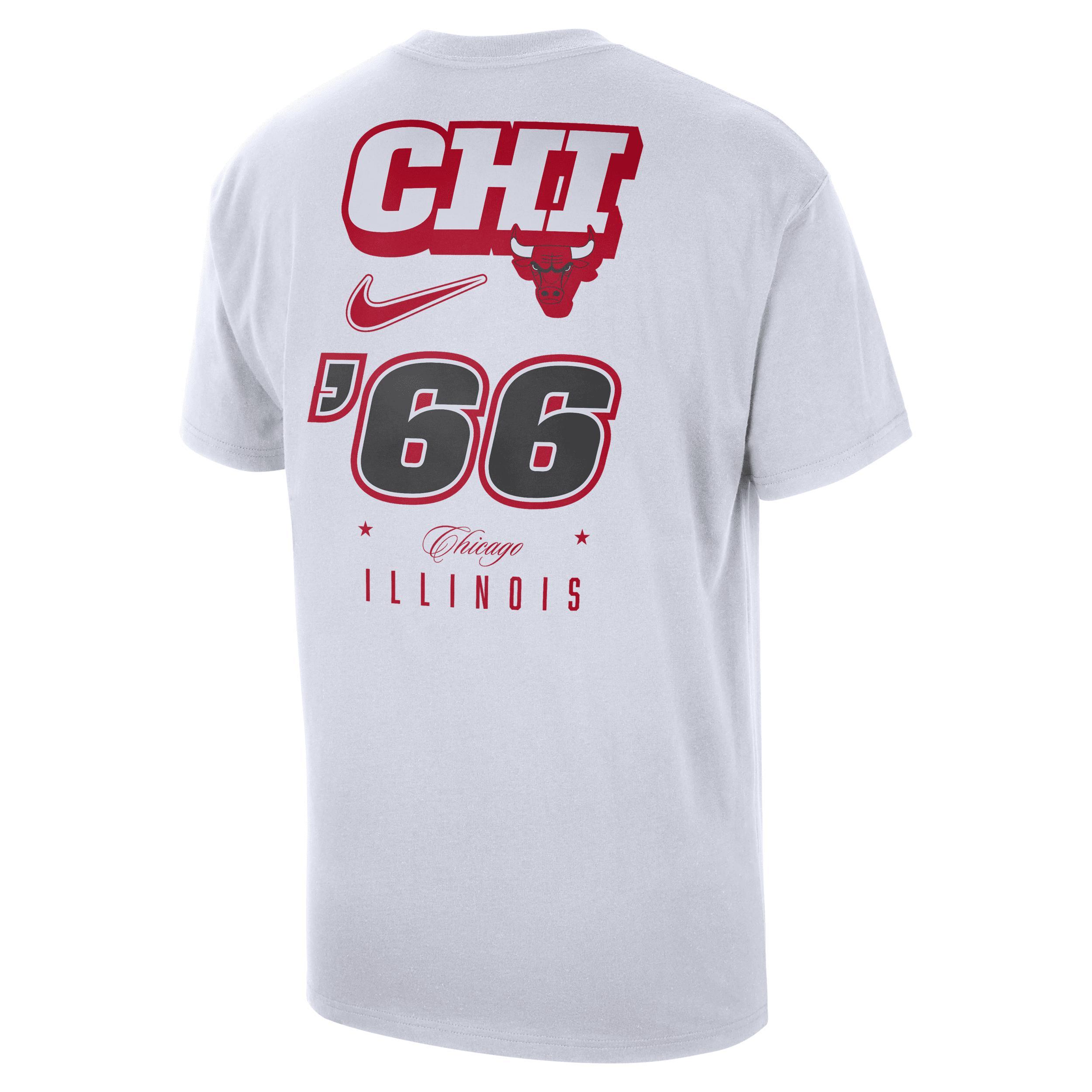 Chicago Bulls Courtside Nike Men's NBA T-Shirt Product Image