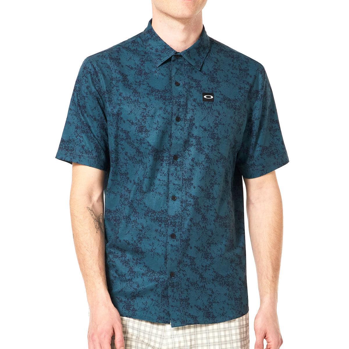 Oakley Men's Sand Camo Woven Short Sleeve Shirt Product Image