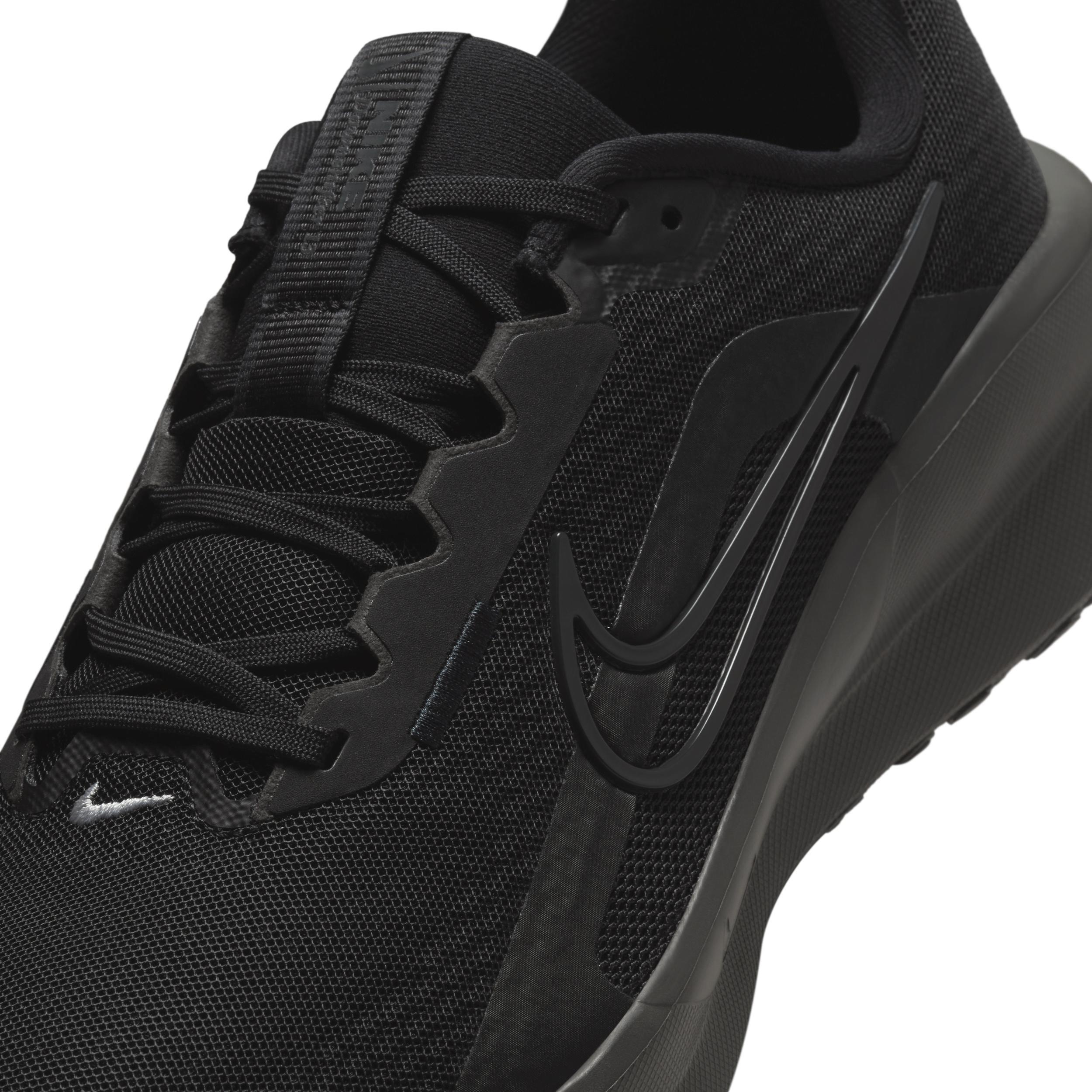 Nike Men's Downshifter 13 Road Running Shoes (Extra Wide) Product Image