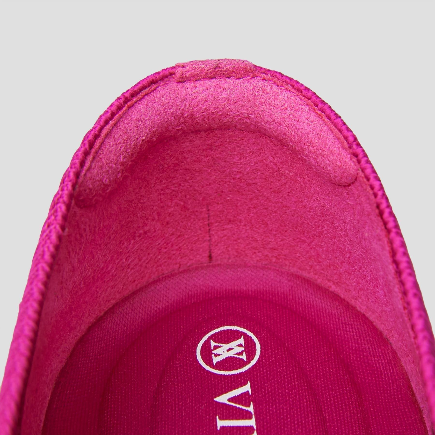 Pointed-Toe Ballet Flats (Aria 5°) Product Image