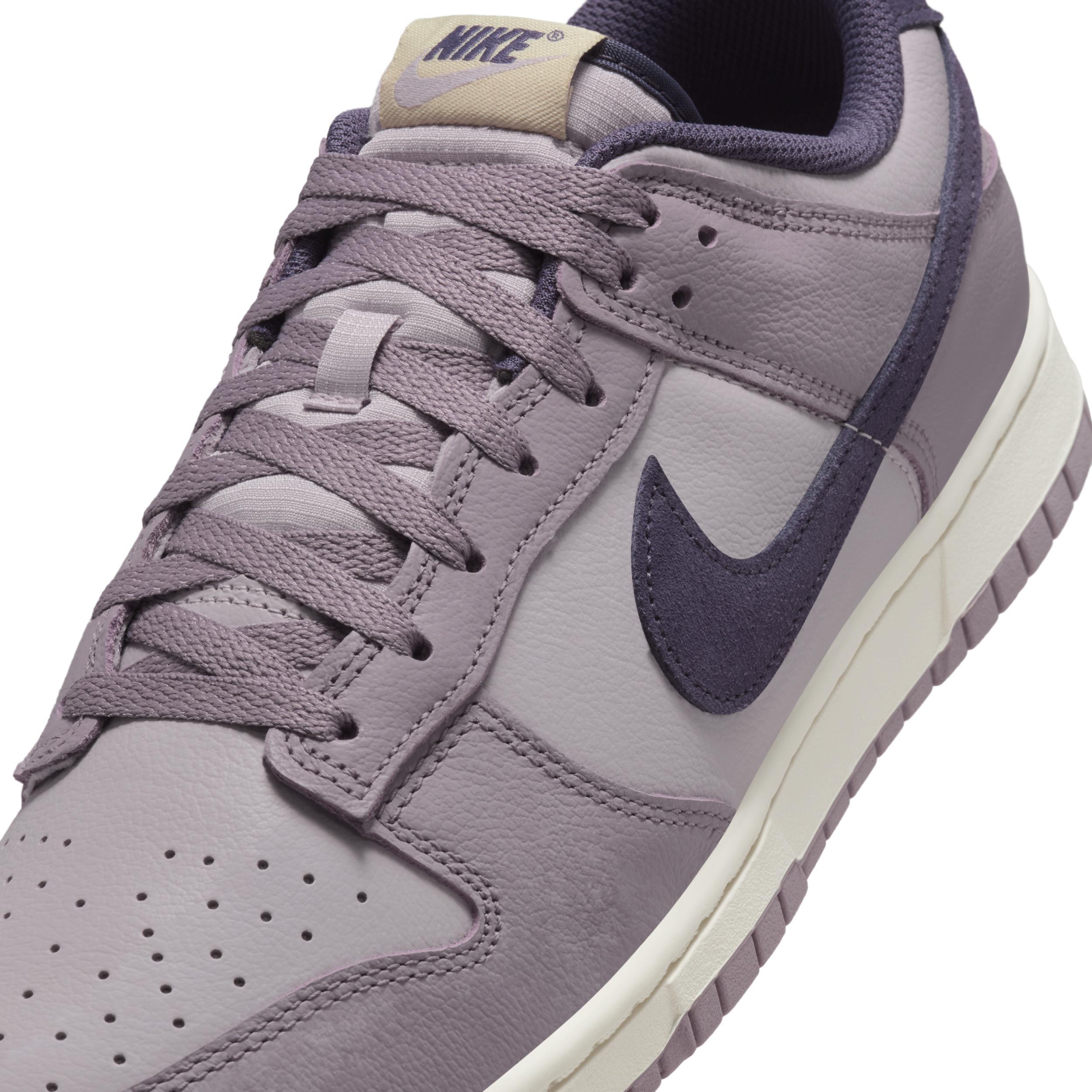 Nike Men's Dunk Low Retro SE Shoes Product Image