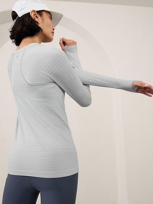 Momentum Seamless Stripe Top Product Image