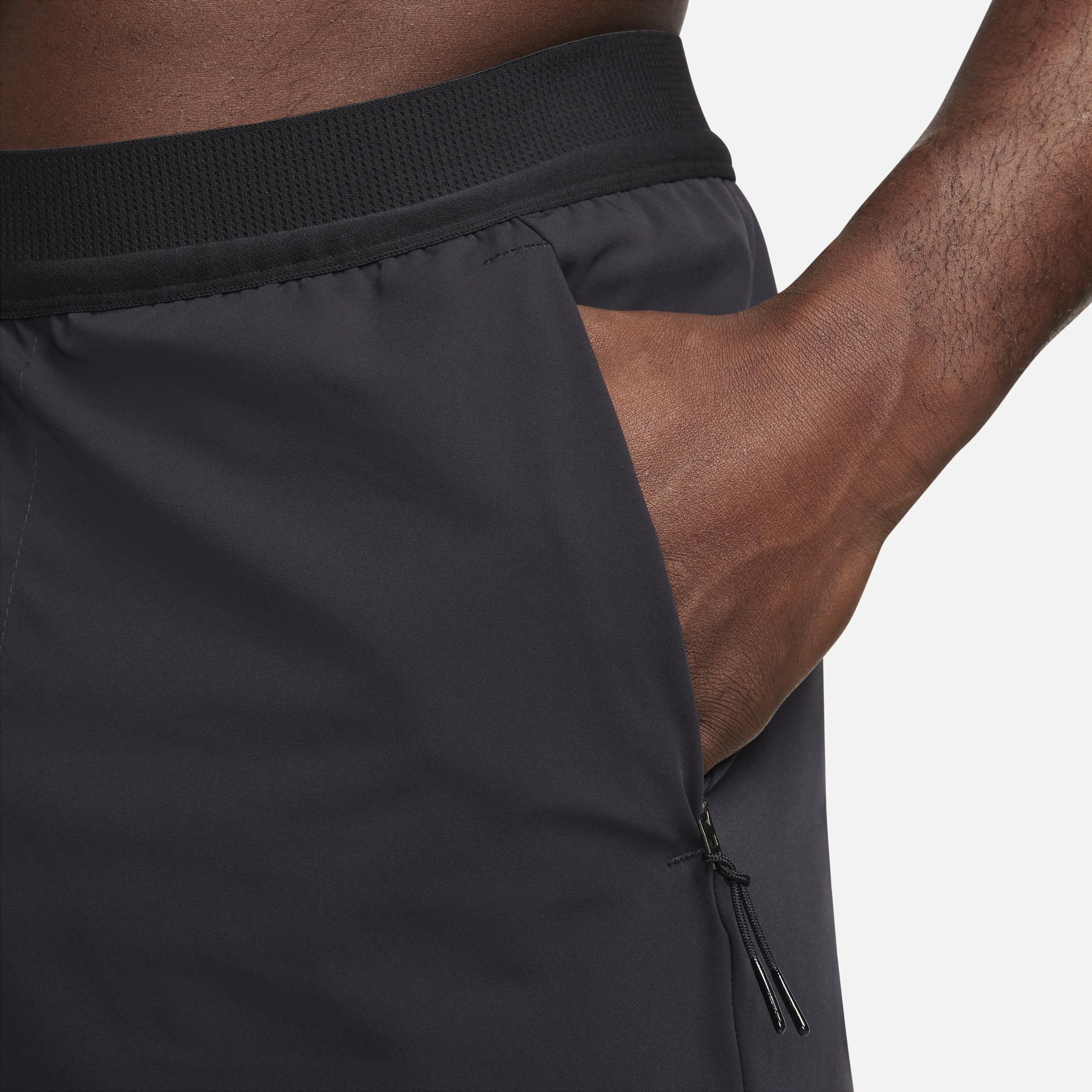 Nike Men's A.P.S. Dri-FIT 6" Versatile Shorts Product Image