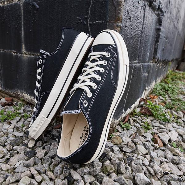 Converse Chuck Taylor All Star 70 Low Top Sneaker Product Image