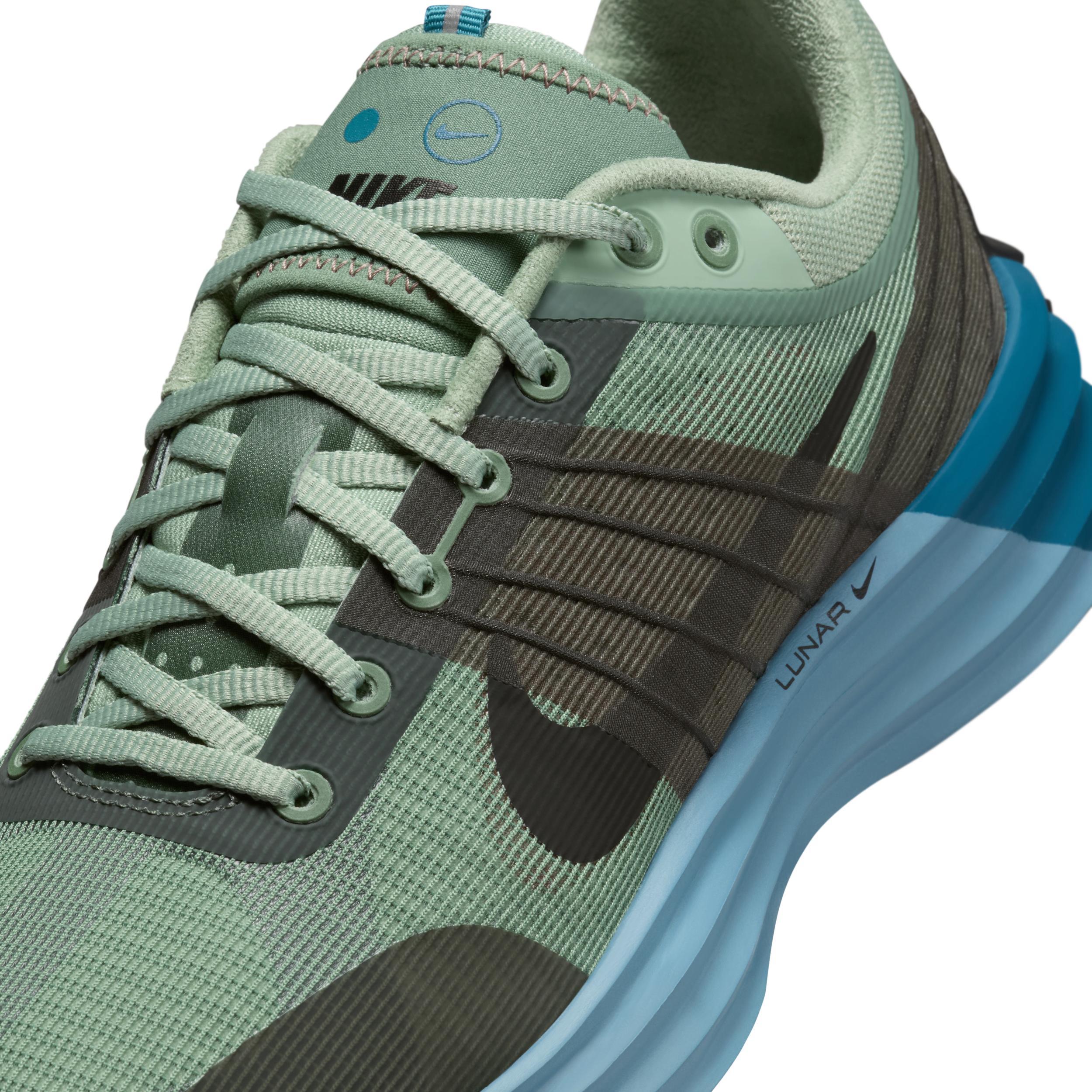 Nike Men's Lunar Roam Shoes Product Image