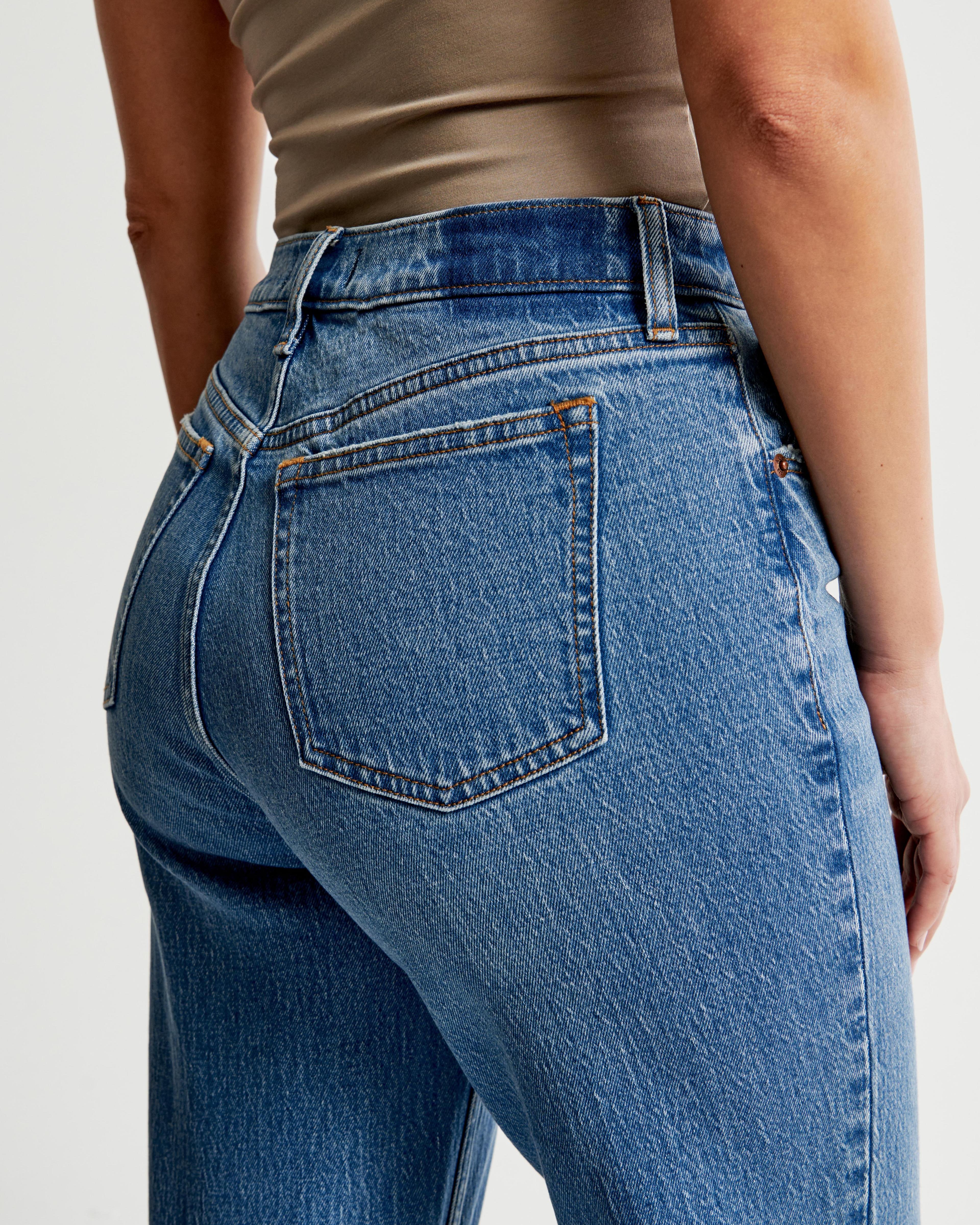 Curve Love Mid Rise 90s Straight Jean Product Image