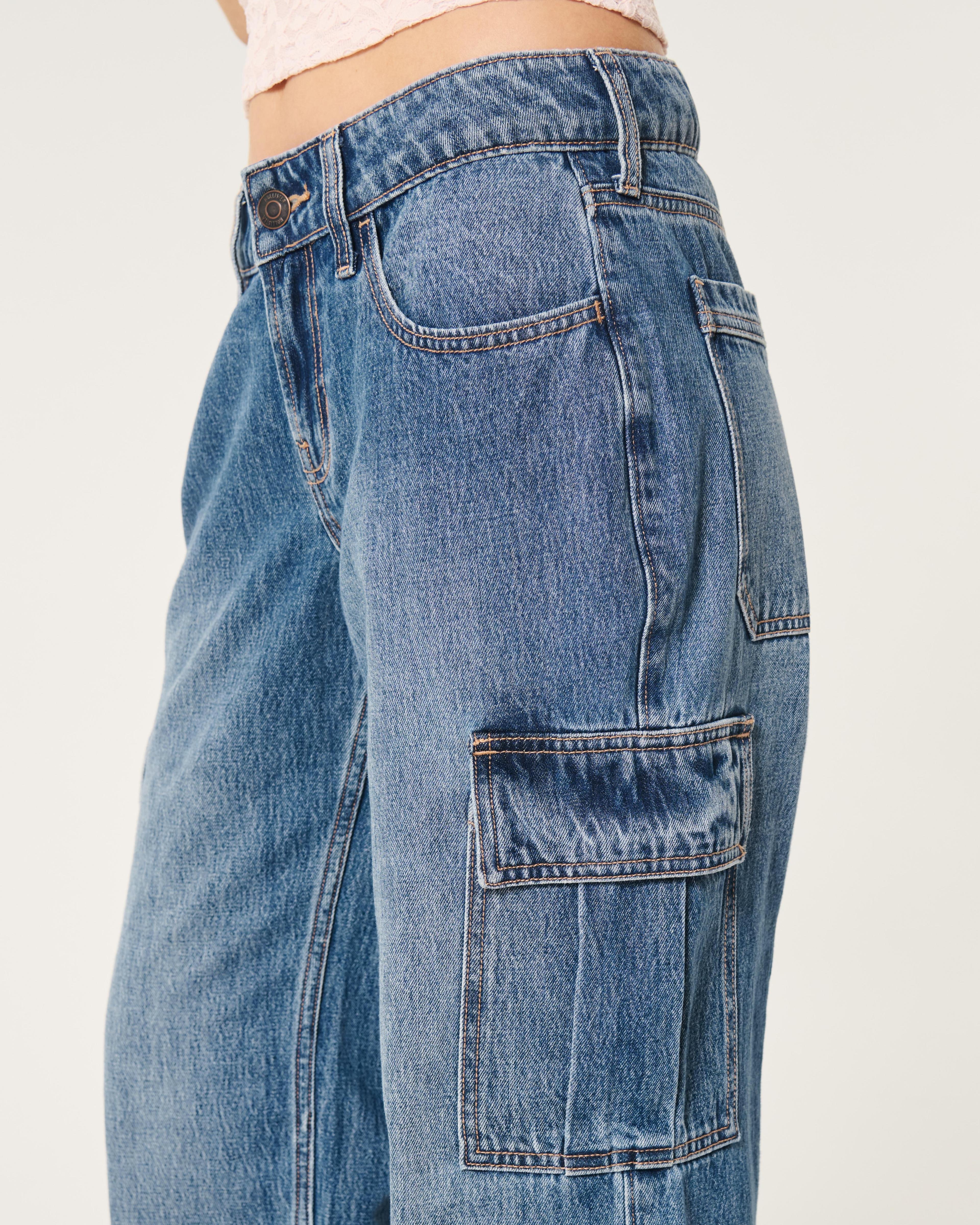 Low-Rise Medium Wash Cargo Baggy Jeans Product Image