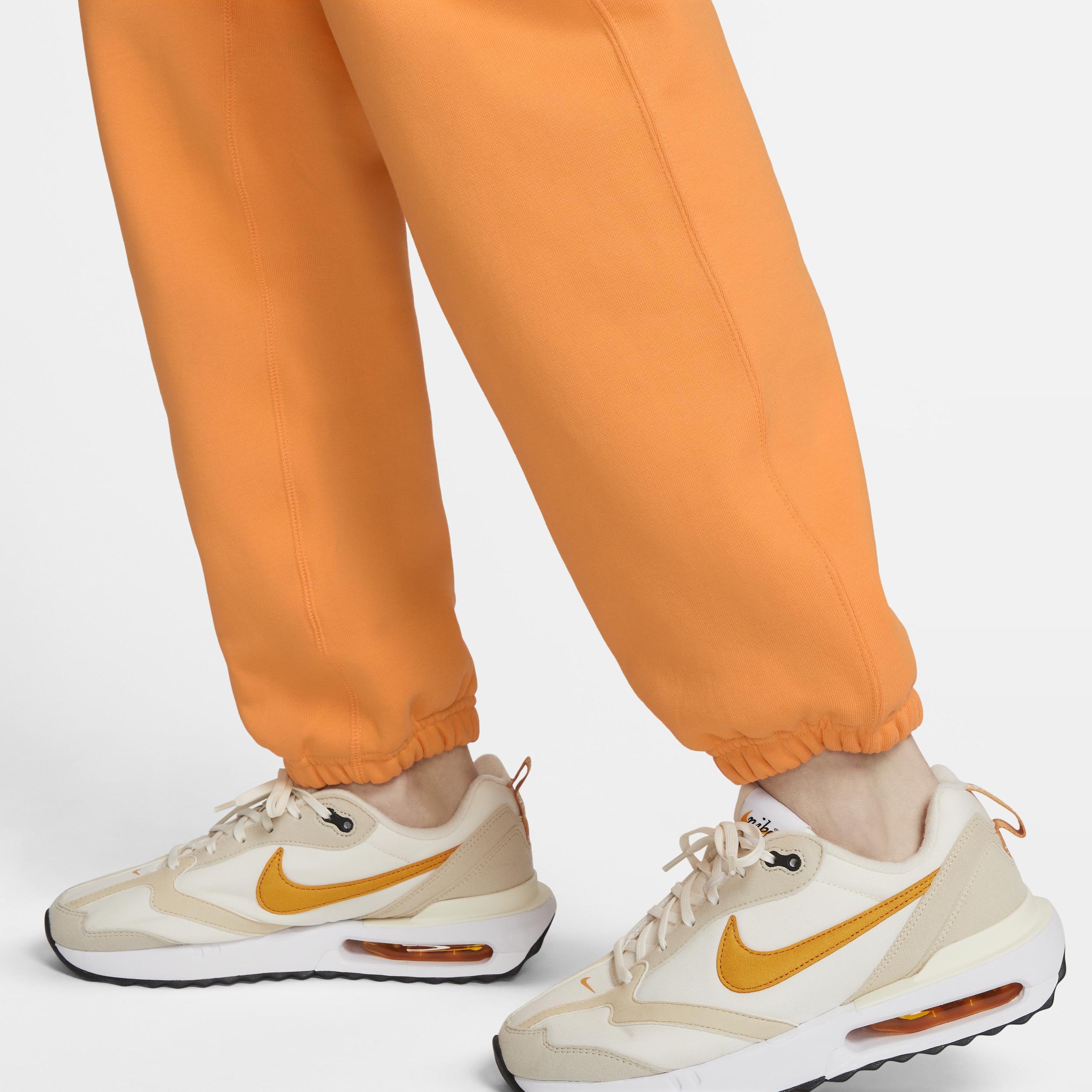 Nike Women's Solo Swoosh Fleece Pants Product Image