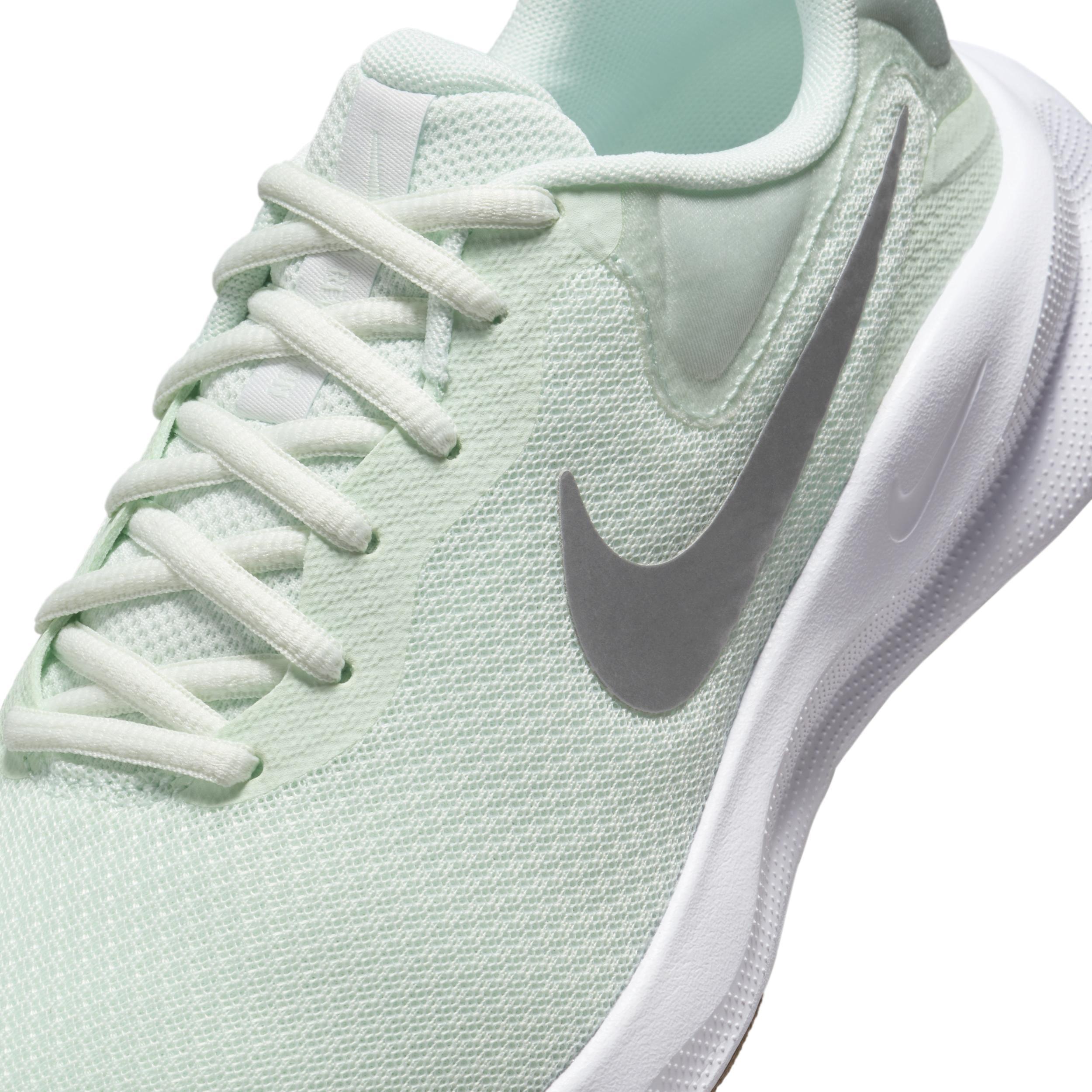 Nike Women's Revolution 7 Road Running Shoes (Extra Wide) Product Image