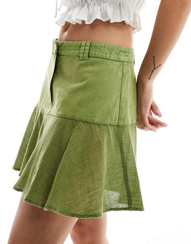 Reclaimed Vintage linen look flippy mini skirt in green Product Image