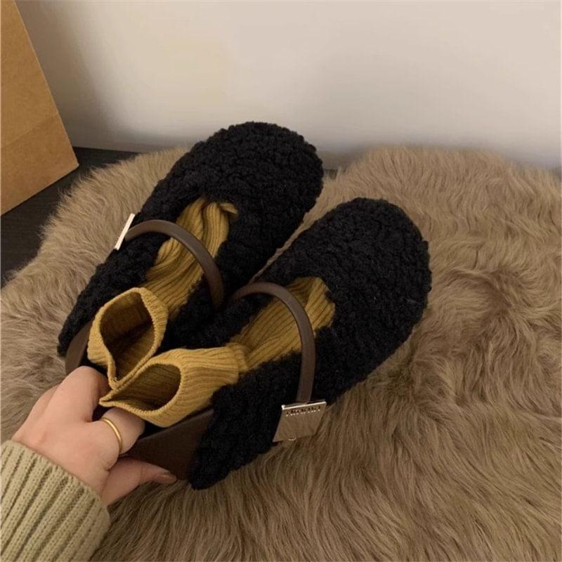 Fleece Plain Flats Product Image