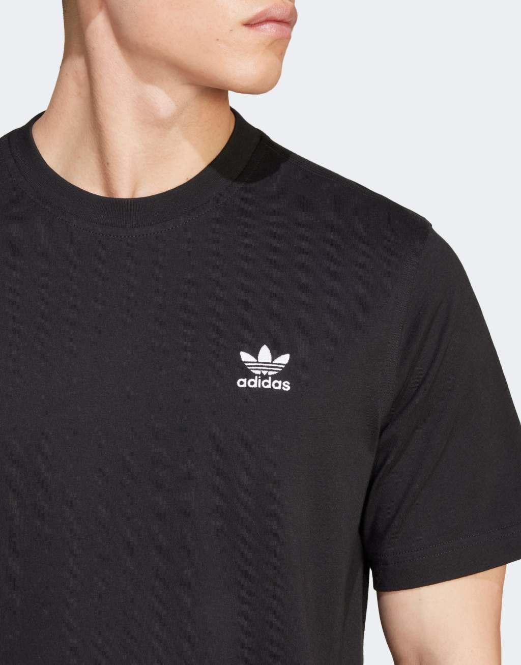 adidas Originals Essential t-shirt in black Product Image