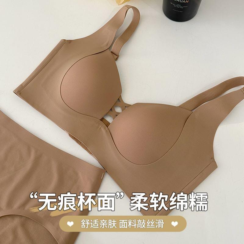 Set: Plain Cross Strap Seamless Bra + Bikini Panties Product Image