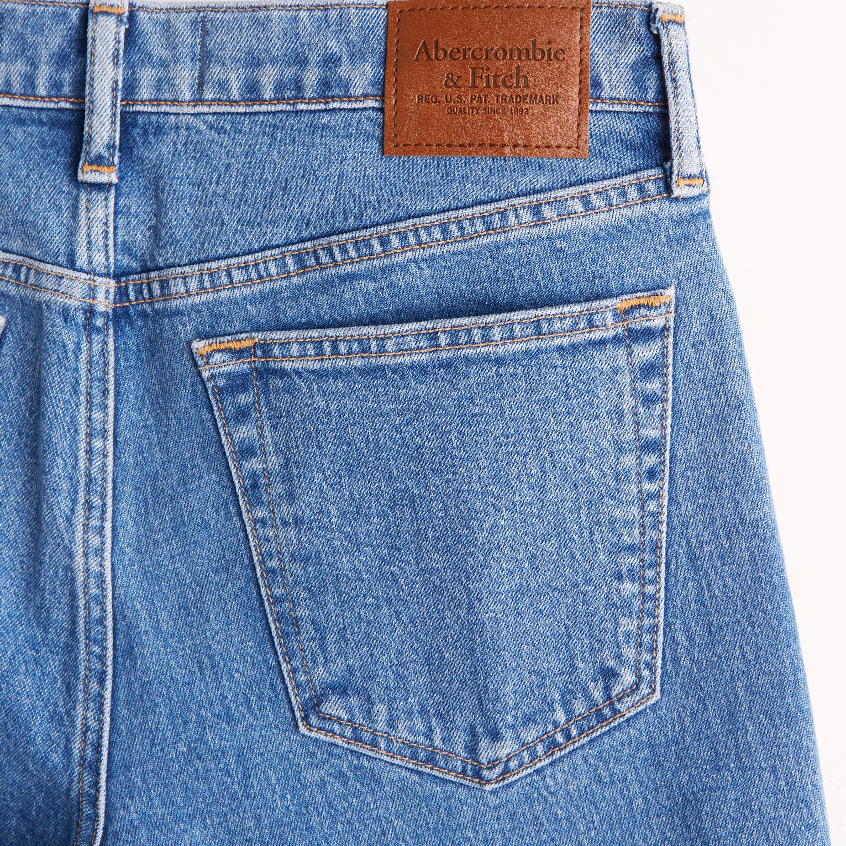 90s Straight Jean Product Image