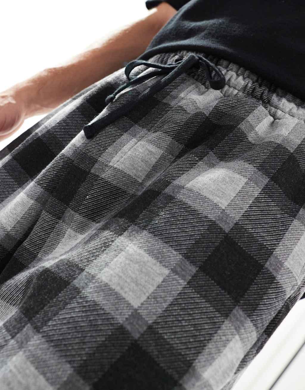 Pull&Bear wide leg skate plaid pants in black Product Image