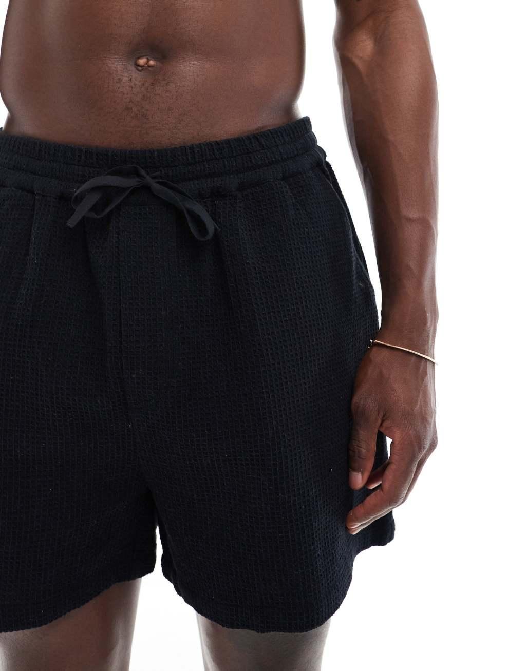 Goldsboro resort beach waffle shorts in black Product Image