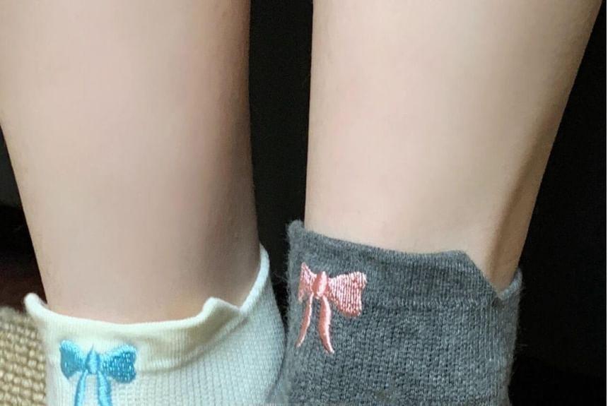 Embroidered Bow Socks Product Image