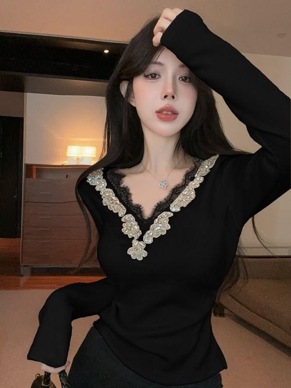 V-Neck Plain Lace Trim Rhinestone Sweater Product Image