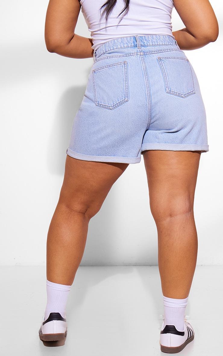 PRETTYLITTLETHING Plus Light Blue Wash Turn Up Mom Denim Shorts Product Image