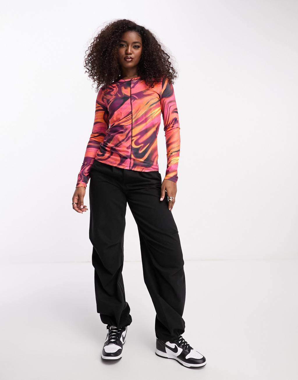 Vero Moda abstract top in multi Product Image