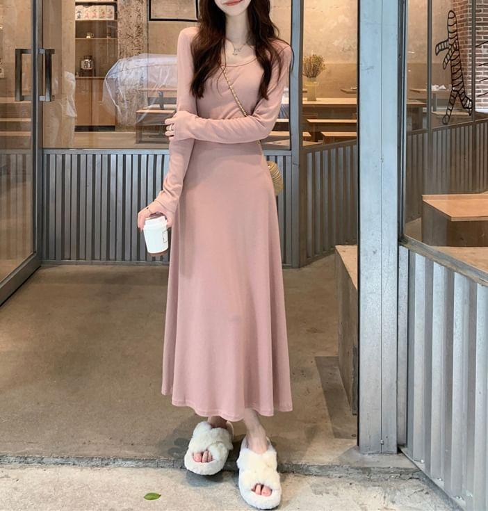 Long-Sleeve Scoop Neck Plain Midi A-Line Dress Product Image