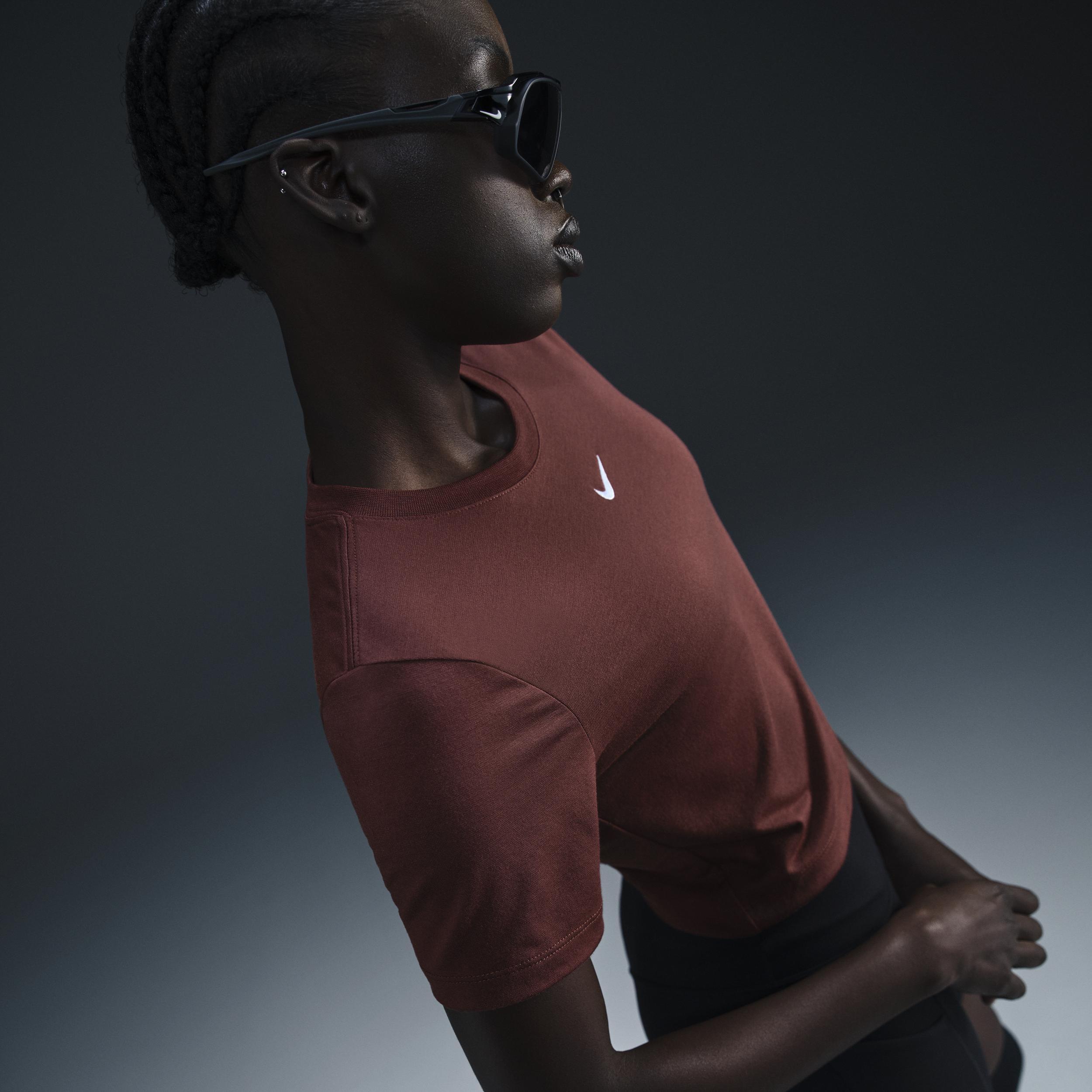 Women's Nike Sportswear Essential Slim Cropped T-Shirt Product Image