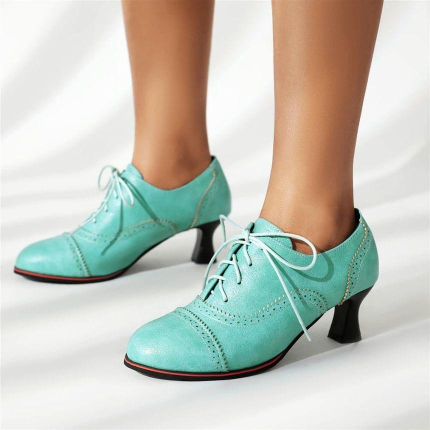 Block Heel Lace-Up Oxford Shoes Product Image