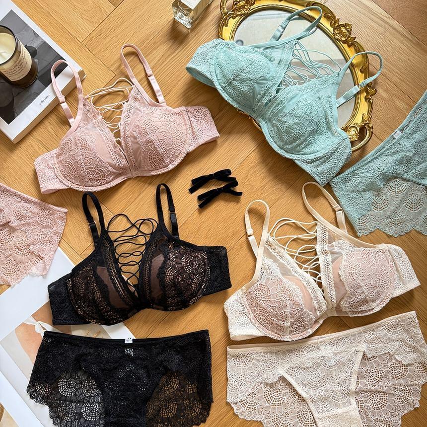 Set: Lace Cutout Bra + Panty + Bow Product Image