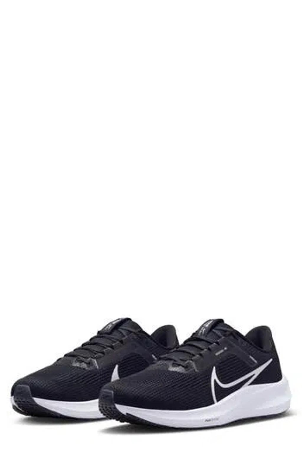 Air Zoom Pegasus 40 Running Shoe In Black/white/iron Grey Product Image