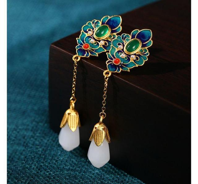 Floral Drop Earring Product Image