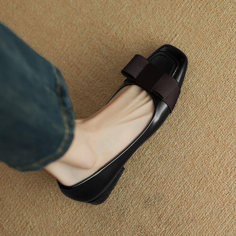 Square-Toe Bow Flats product image