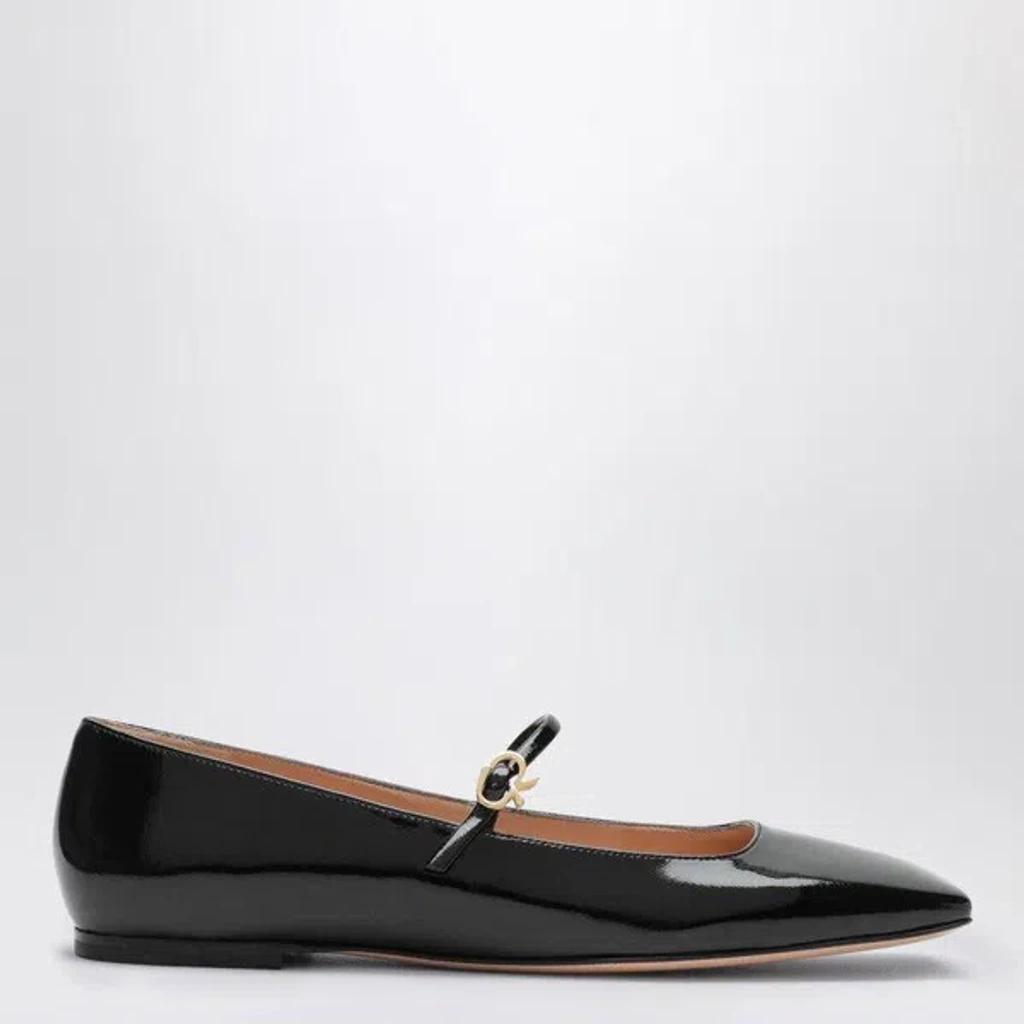 Sleek And Chic Ballerina Flats For Women In Black Product Image