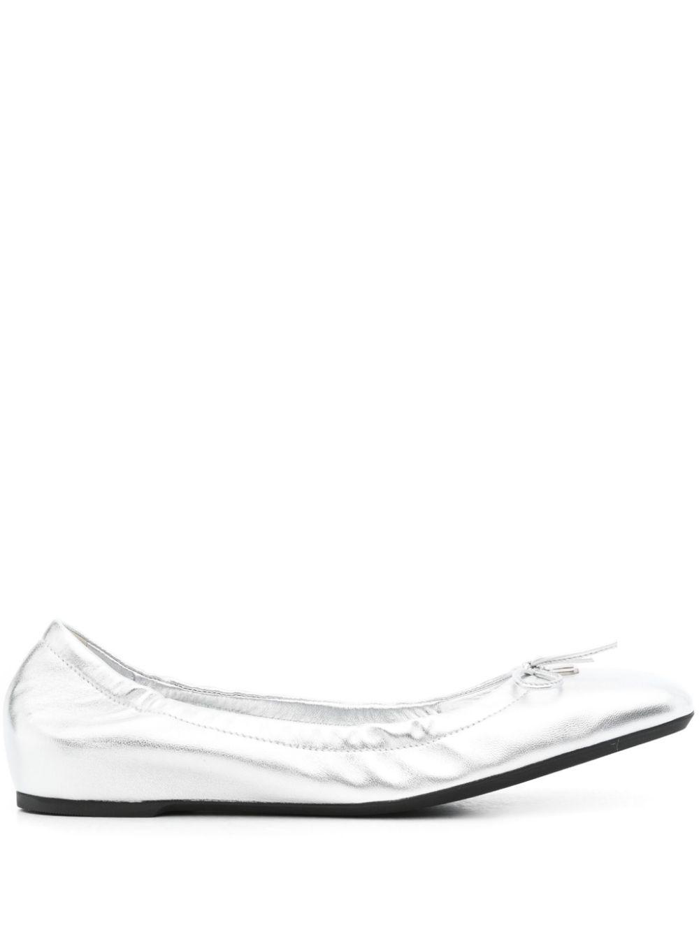 VALENTINO GARAVANI Vlogo Signature Leather Ballet Flats In Silver Product Image