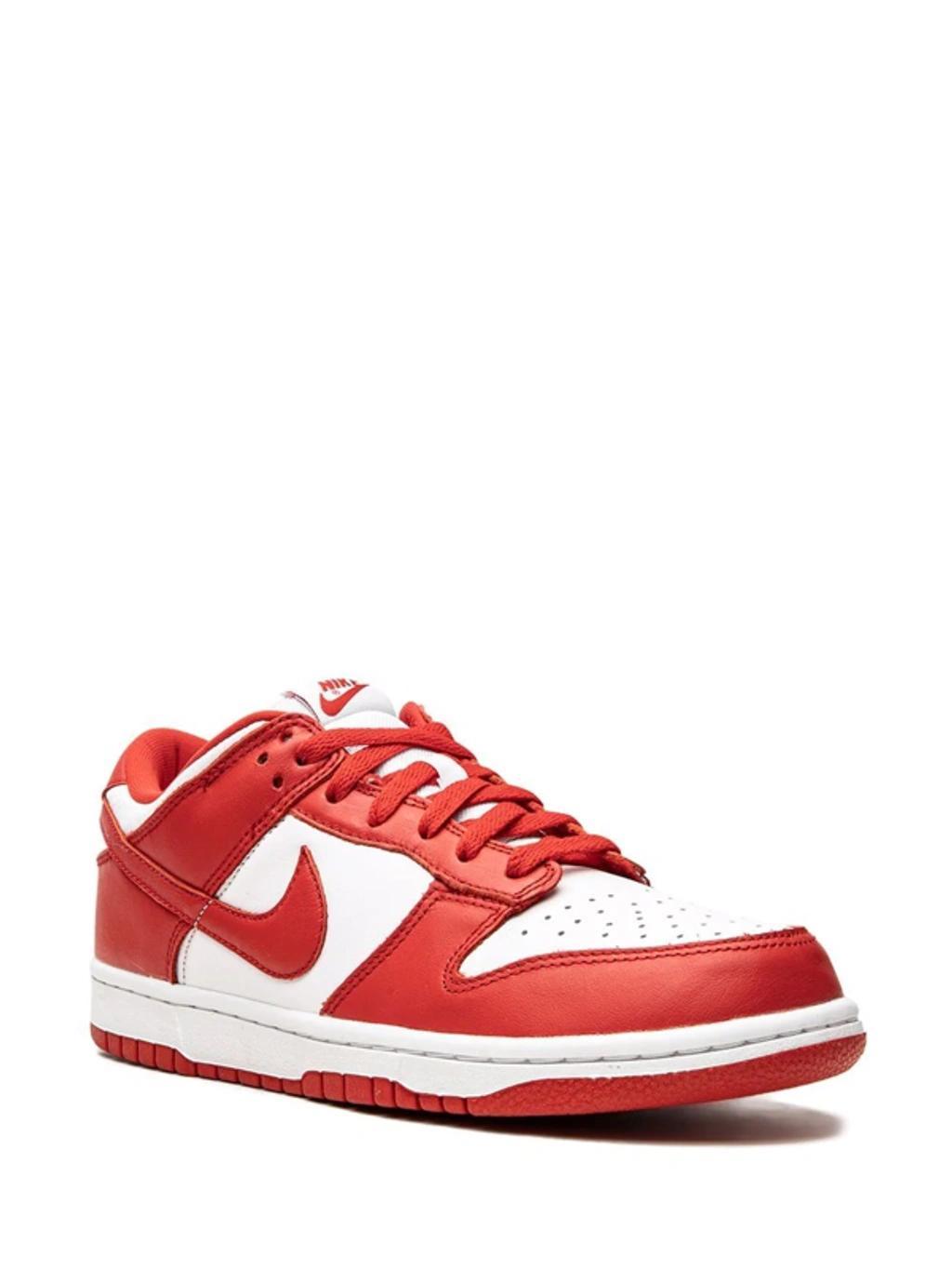 Dunk Low Retro Sneakers In White Product Image