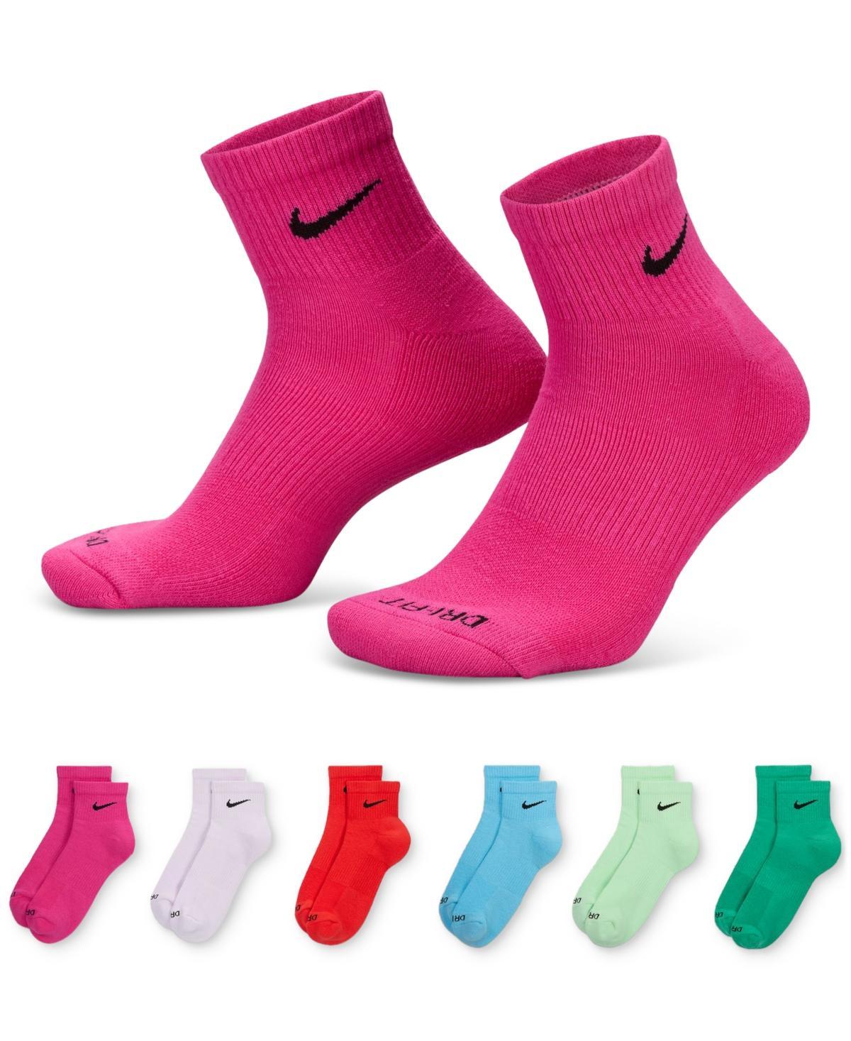 Nike Men's Everyday Plus Cushioned Training Ankle Socks (6 Pairs) Product Image