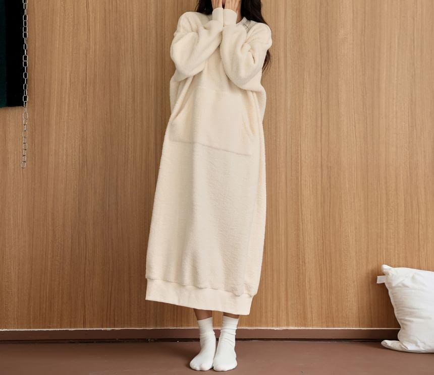 Long Sleeve Crew Neck Plain Midi Sweatshirt Dress Product Image