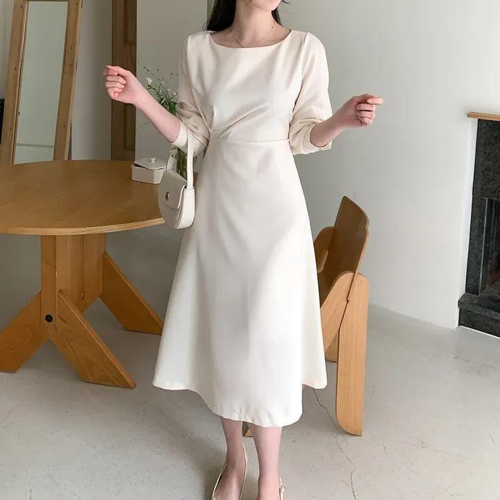 Puff-Sleeve Plain Shirred Midi A-Line Dress Product Image